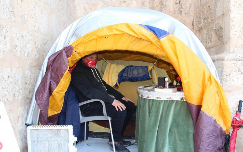 Alfonso Beltr�n, hostelero de Torrijos, pone fin a su huelga de hambre
