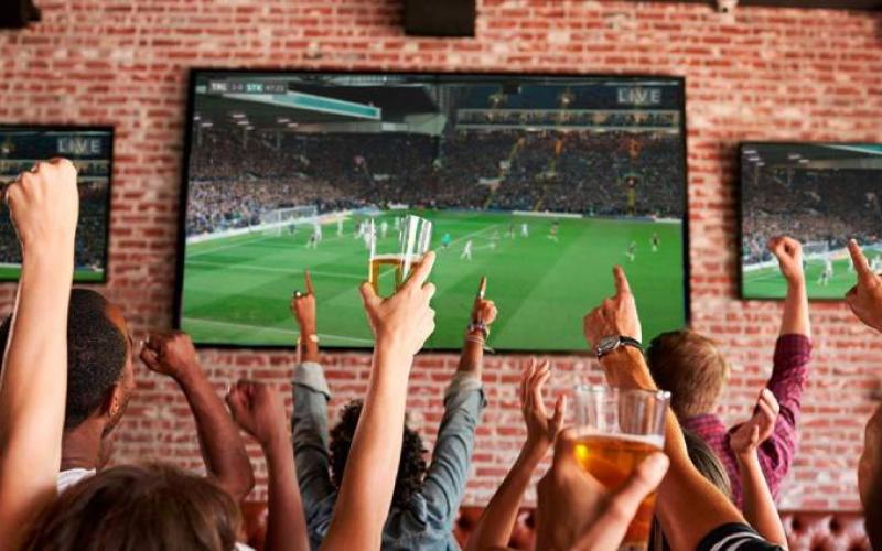 En las terrazas de Toledo se pueden instalar pantallas de TV durante la Eurocopa de F�tbol 2024