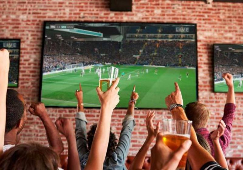 En las terrazas de Toledo se pueden instalar pantallas de TV durante la Eurocopa de F�tbol 2024