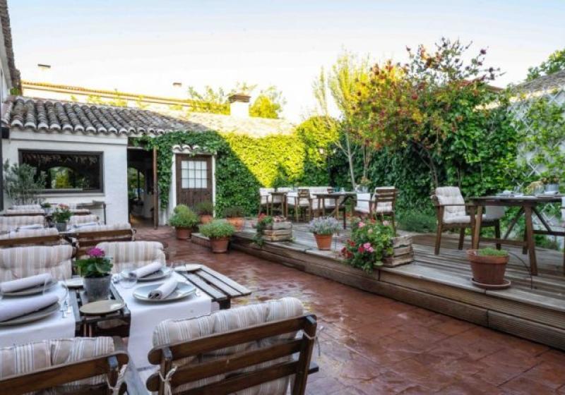 La AHT denuncia que �el ca�tico proceder de la Consejer�a de Sanidad paraliza la hosteler�a de Illescas y otras localidades de La Sagra� 