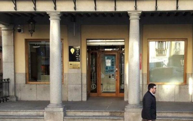 La AHT lamenta profundamente el cierre de la Oficina de Turismo de Zocodover