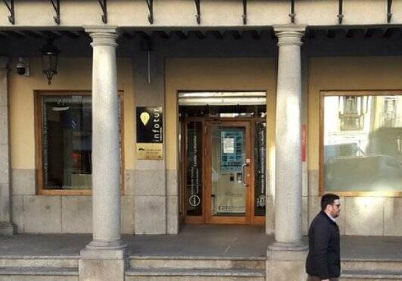 La AHT lamenta profundamente el cierre de la Oficina de Turismo de Zocodover