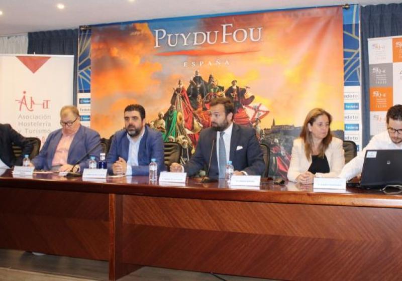La AHT y Puy du Fou Espa�a se re�nen con el sector hotelero para unir fuerzas de cara a la inauguraci�n del parque