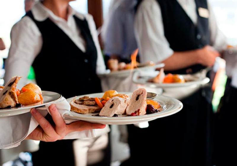 La cifra de negocios en Hosteler�a en Castilla-La Mancha baja un 0,6% y a nivel nacional sube un 2,5%