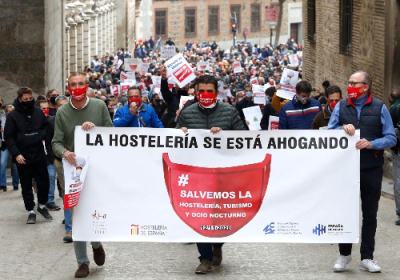 M�s de 1.500 profesionales de la hosteler�a se manifiestan en Toledo y reclaman un Plan de Apoyo 