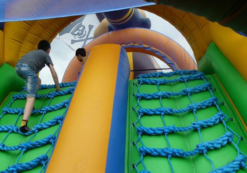 Requisitos para la instalaci�n de atracciones infantiles