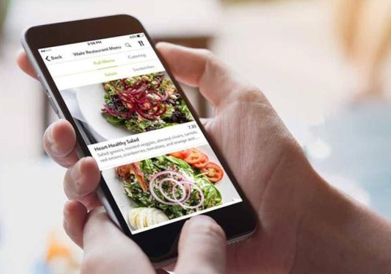 Servicios de entrega a domicilio y mediante la recogida de pedidos en los establecimientos de hosteler�a y restauraci�n