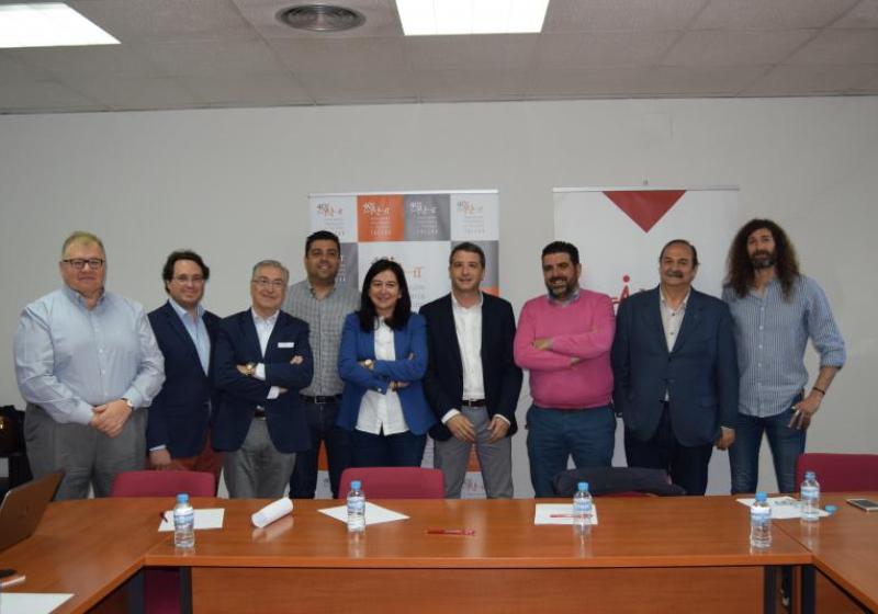 Transmitimos al candidato de Ciudadanos a la alcald�a de Toledo nuestros retos y principales demandas