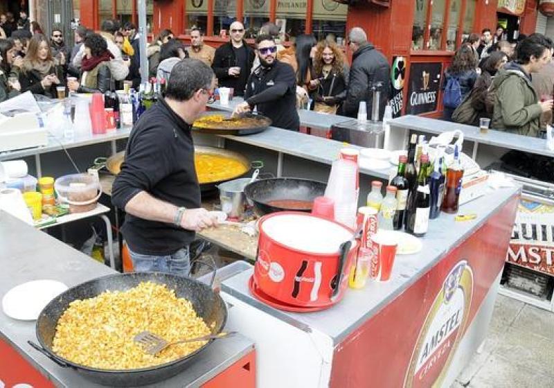 �Ya se puede solicitar la instalaci�n de barras para las migas de Navidad en Toledo!