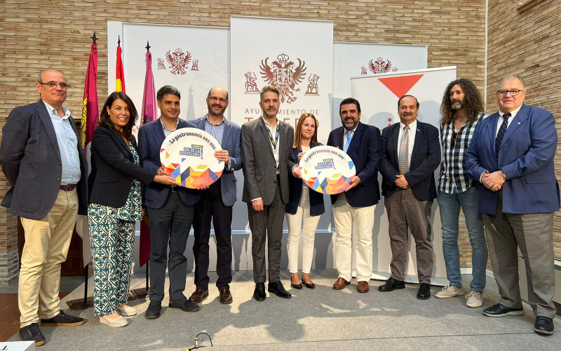 Makro y la AHT rinden homenaje a los hosteleros de Toledo