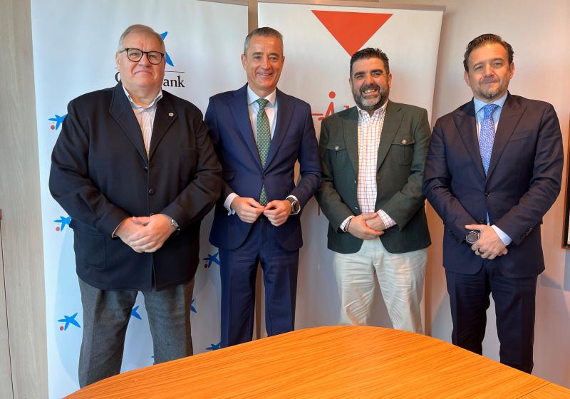 CaixaBank y la AHT firman un convenio para la mejora de las condiciones financieras de los establecimientos hosteleros
